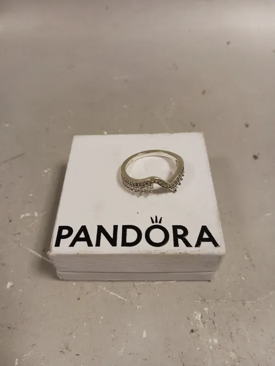 PANDORA ASYMMETRICAL SHINY WAVE RING