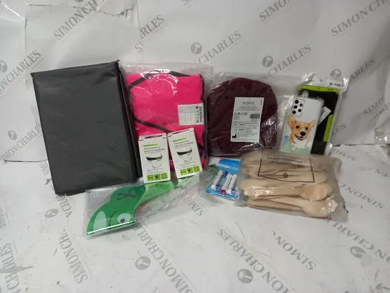 APPROXIMATELY 10 ASSORTED ITEMS TO INCLUDE HEADLAMP, HIGH VIZ PINK VEST, BEANIE HAT, XIAOMI MI MAX 3 CASE ETC. 