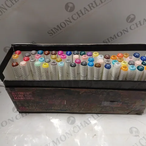 BOX OF ASSORTED ARTISTS DUAL NIP MARKERS IN VARIOUS COLOURS 