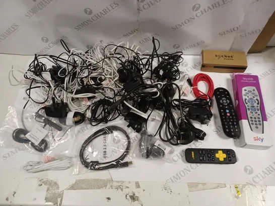 APPROXIMATELY 20 ASSORTED ELECTRICAL ITEMS TO INCLUDE CHARGERS AND PLUGS, TV REMOTE, IPHONE CHARGER ETC.