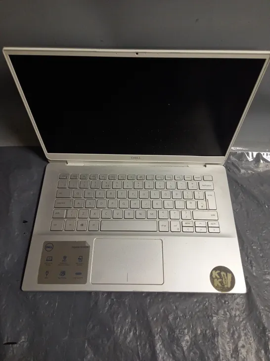 DELL INSPIRON P116G LAPTOP IN SILVER