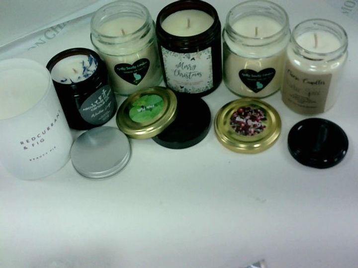OF SCENTED CANDLES/MELTS APPROX 20+pc 3144175Simon Charles Auctioneers