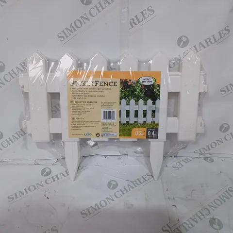 LOT TO CONTAIN 4 X PACKS OF SMART GARDEN PICKET FENCES - 2 PER PACK