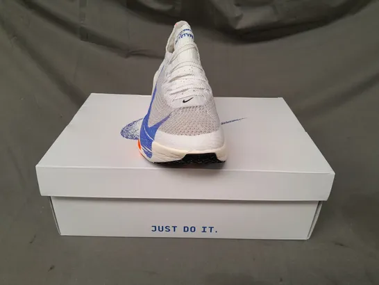 BOXED PAIR OF NIKE AIR ZOOM ALPHAFLY KNIT SHOES IN WHITE/BLUE/ORANGE UK SIZE 7.5