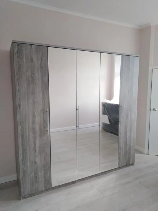 BOXED PRAGUE GREY 5 DOOR WARDROBE WITH MIRRORS (3 OF 4 BOXES INCOMPLETE)