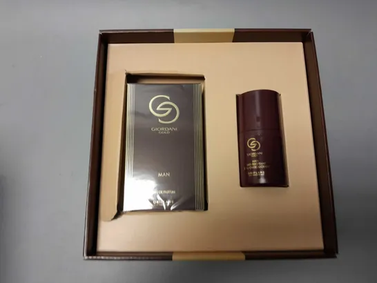 BOXED GIORDANI GOLD SET