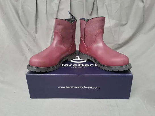 BOXED PAIR OF BAREBACK QUEBEC WATERPROOF ANKLE BOOTS IN BORDEAUX UK SIZE 7