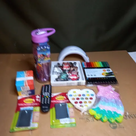 BOX OF ASSORTED ITEMS NAIL DRYER, FIDGET TOYS AND BRUSHED PENS