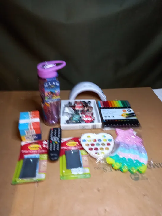 BOX OF ASSORTED ITEMS NAIL DRYER, FIDGET TOYS AND BRUSHED PENS