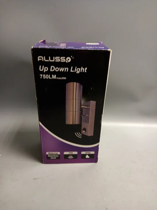 BOXED ALUSSO UP DOWN LIGHT 750LM 