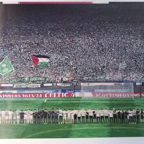 ‘YOU’LL NEVER WALK ALONE’ CELTIC FC A1 PRINT SIGNED BY ARTIST CHRIS HARLAND OF CONCEPT CANVASES