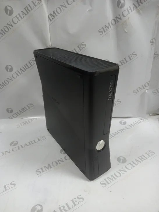 XBOX 360 S CONSOLE IN BLACK 