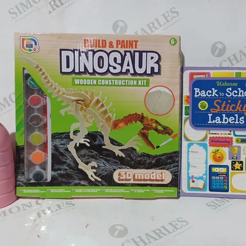 BOX OF APPROXIMATELY 20 ASSORTED TOYS AND GAMES TO INCLUDE BACK TO SCHOOL STICKY LABELS, BUILD & PAINT A DINOSAUR, FOAM PRIME BOTTLE, ETC