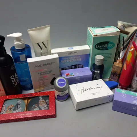 APPROXIMATELY 16 ASSORTED COSMETICS ITEMS TO INCLUDE LA ROCHE-POSAY EFFACLAR FOAMING GEL, DERMOL LOTION 500 (500ml), WOW DREAM FILTER (200ml), ETC