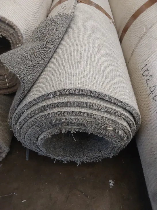 ROLL OF QUALITY LINGDALE ELITE KETTLEWELL CARPET // SIZE: APPROX 4 X 3.55m