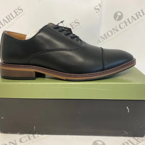 BOXED PAIR OF GOODFELLOW&CO BLACK SHOES SIZE 8
