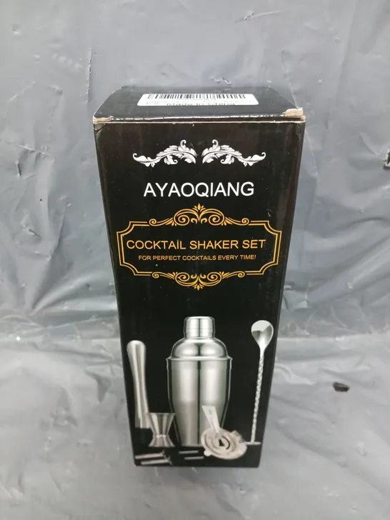 BOXED COCKTAIL SHAKER SET