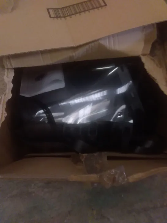 PALLET OF APPROXIMATELY 1000 FACE MASK VISORS