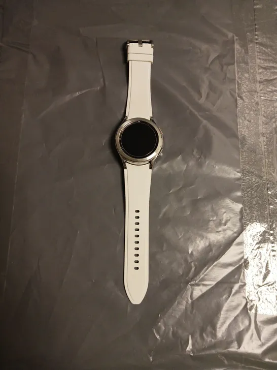 SAMSUNG GALAXY SMARTWATCH 20MM WHITE RUBBER STRAP ML-STD-810G