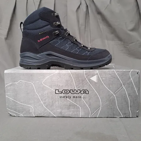 BOXED PAIR OF LOWA TAURUS PRO GTX MID SHOES IN NAVY UK SIZE 5