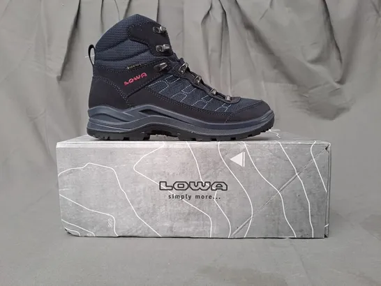 BOXED PAIR OF LOWA TAURUS PRO GTX MID SHOES IN NAVY UK SIZE 5