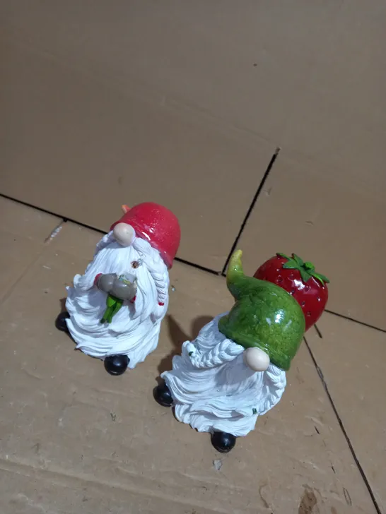 OUTDOOR CHRISTMAS SANTA DECORATIONS 