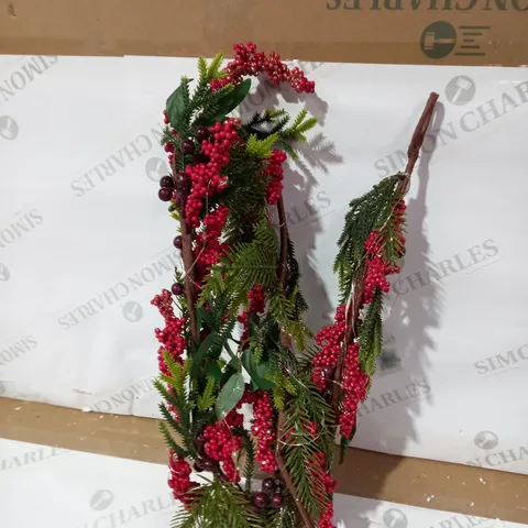 HOME REFLECTIONS 135CM PRELIT BERRY GARLAND RED