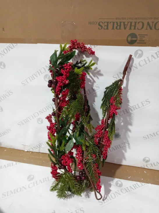 HOME REFLECTIONS 135CM PRELIT BERRY GARLAND RED