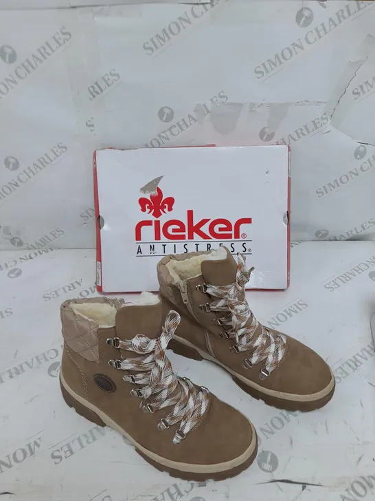 BOXED PAIR OF RIEKER LACE UP CHUNKY BOOTS IN CREAM SIZE 5