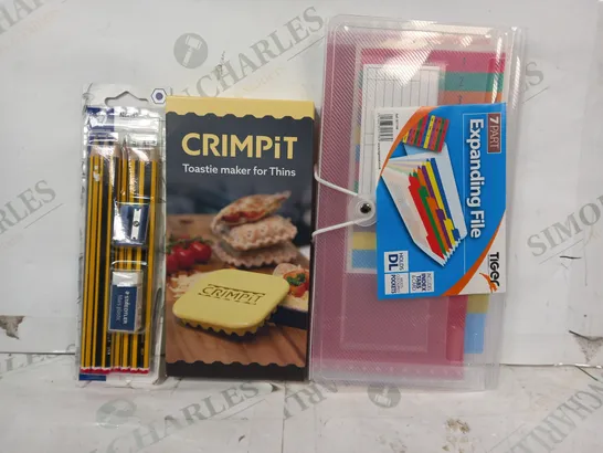 LOT OF APPROXIMATELY 20 ASSORTED HOUSEHOLD ITEMS TO INCLUDE CRIMPIT TOASTIE MAKER FOR THINS, EXPANDING FILE, STAEDTLER PENCIL SET, ETC