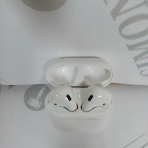 APPLE AIRPODS 1ST GENERATION 
