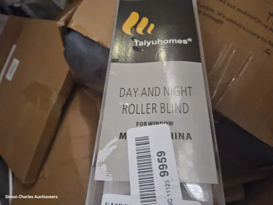 PALLET OF ASSORTED ITEMS, INCLUDING, AIR FRYER 4 IN 1 TELESCOPIC LADDER, ROLLER WINDIW BLIND, LED STRIP LIGHT BULBS.