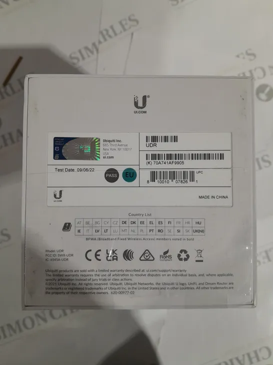 Ubiquiti UniFi Dream Machine All-in-One Device with Access Point, Switch, Security Gateway (UDR) UDR Single