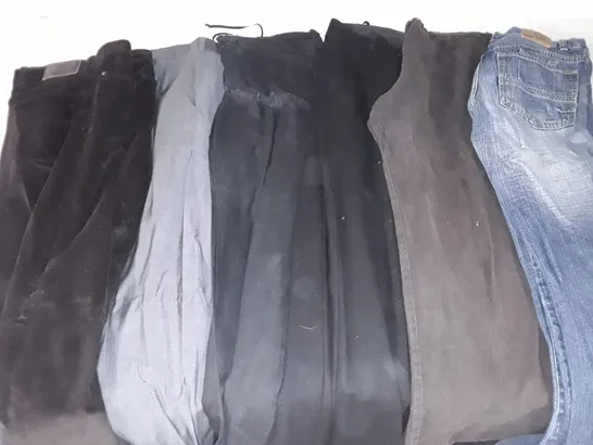 LOT OF 6 ASSORTED PAIRS OF TROUSERS IN VARIOUS SIZES 