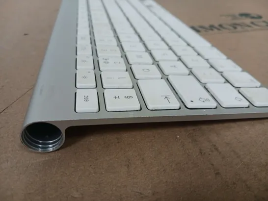 UNBOXED APPLE A1314 WIRELESS KEYBOARD 