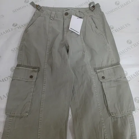 BERSHKA LIGHT KHAKI CARGO PANTS - EUR 34