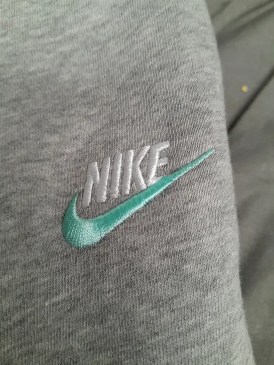 NIKE JOGGERS IN GREY - SMALL