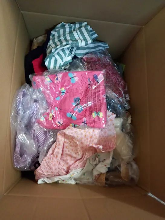 LARGE BOX OF ASSORTED KIDS CLOTHING ITEMS TO INCLUDE BAGS, BABY GROWS AND DRESSES