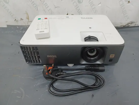 BENQ TK 700 PROJECTOR