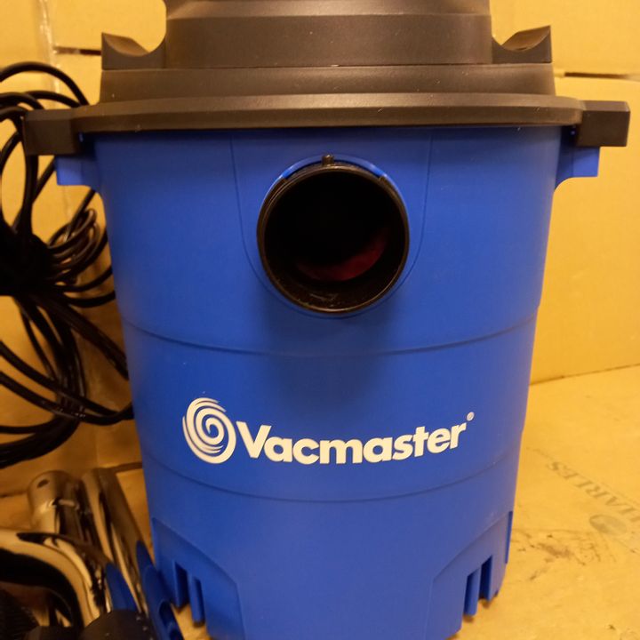 GRASS WET & DRY GARDEN VACUUM CLEANER 3838730Simon Charles Auctioneers