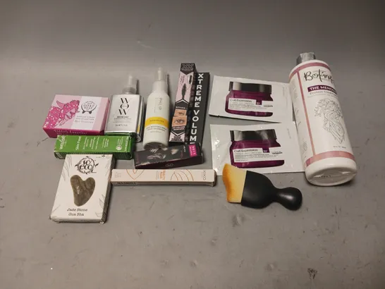 BOX OF APPROXIMATELY 20 COSMETIC ITEMS TO INCLUDE - SHAMPOO, LASHES, BODY LOTION, AND MASCARA ETC.