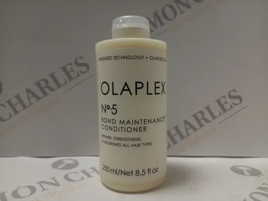 OLAPLEX NO.5 BOND MAINTENANCE CONDITIONER 250ML