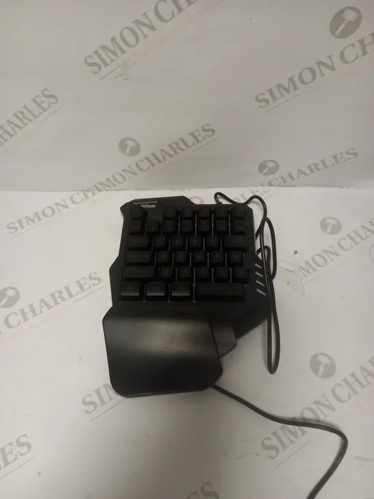 DESIGNER ONE HANDED GAMING KEYBOARD 