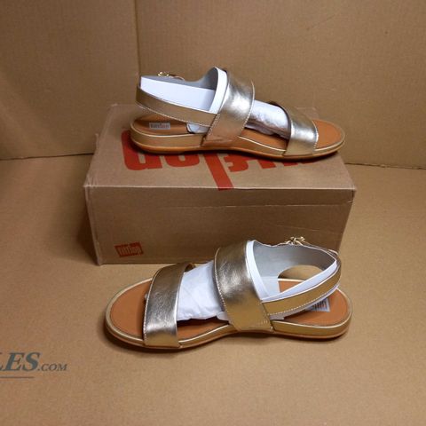 BOXED PAIR OF FITFLOP GOLD BACK STRAP SANDALS - SIZE 6