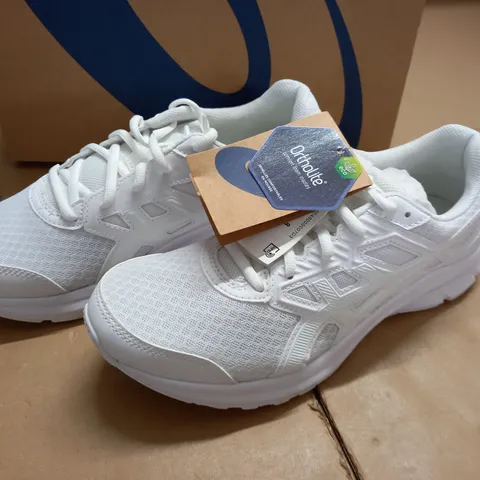 BOXED BRAND NEW JOLT 3 MENS TRAINERS IN WHITE - UK 7