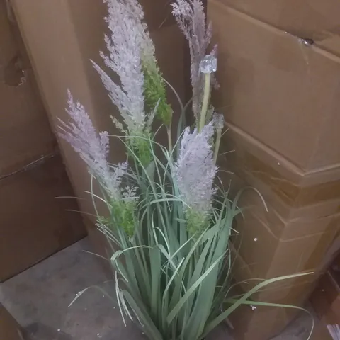 BOXED LED PAMPAS GRASS