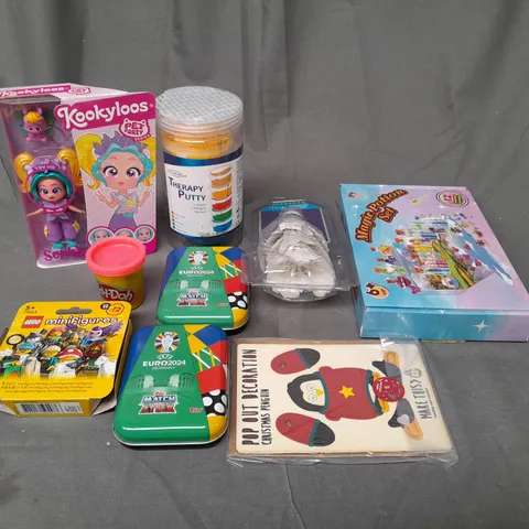 BOX OF ASSORTED TOYS AND GAMES TO INCLUDE PUTTY, PLAY-DOH AND KOOKYLOOS