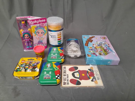 BOX OF ASSORTED TOYS AND GAMES TO INCLUDE PUTTY, PLAY-DOH AND KOOKYLOOS