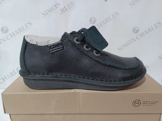 CLARKS FUNNY DREAM IN BLACK - UK 7 