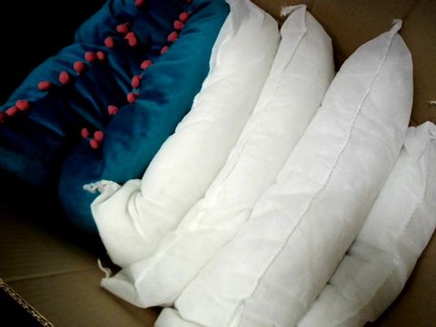 LOT OF APPROXIMATELY 6 CUSHIONS SOME WITH COVERS